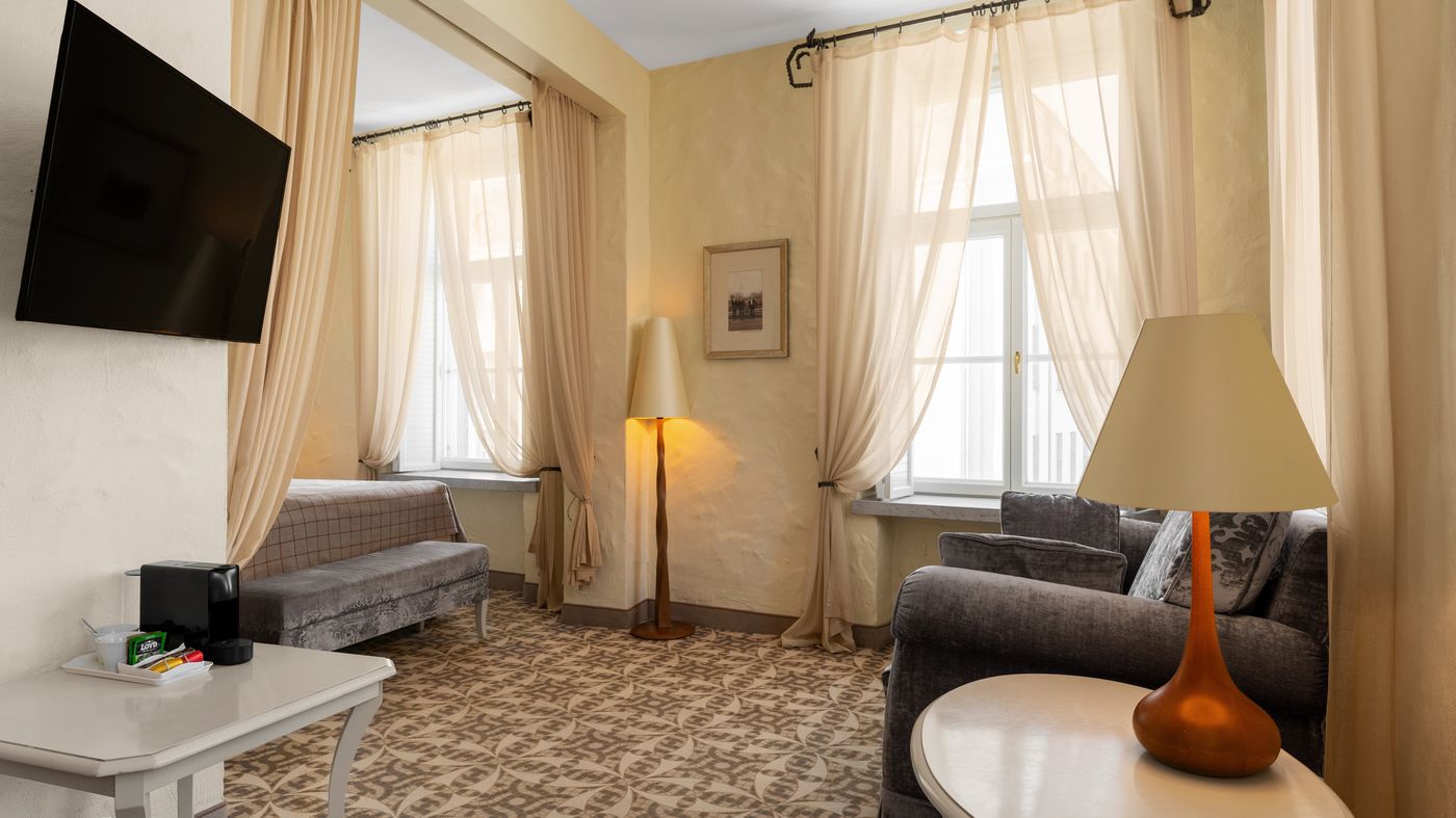 Rixwell-Collection-Savoy-Boutique-Hotel-Room-22