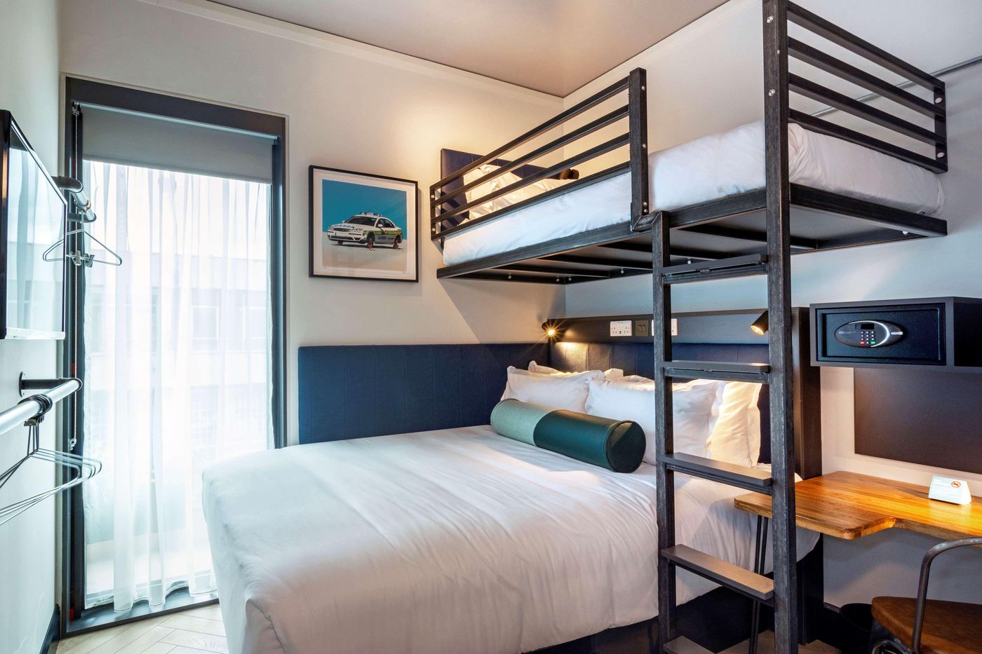 Hendrick-Smithfield-Room-9