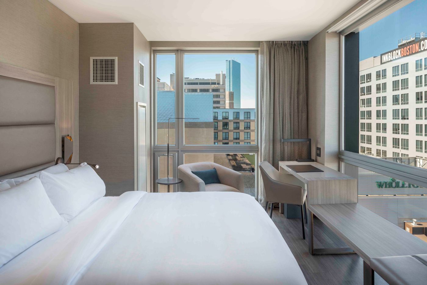 AC-Hotel-Boston-Downtown-Room-9