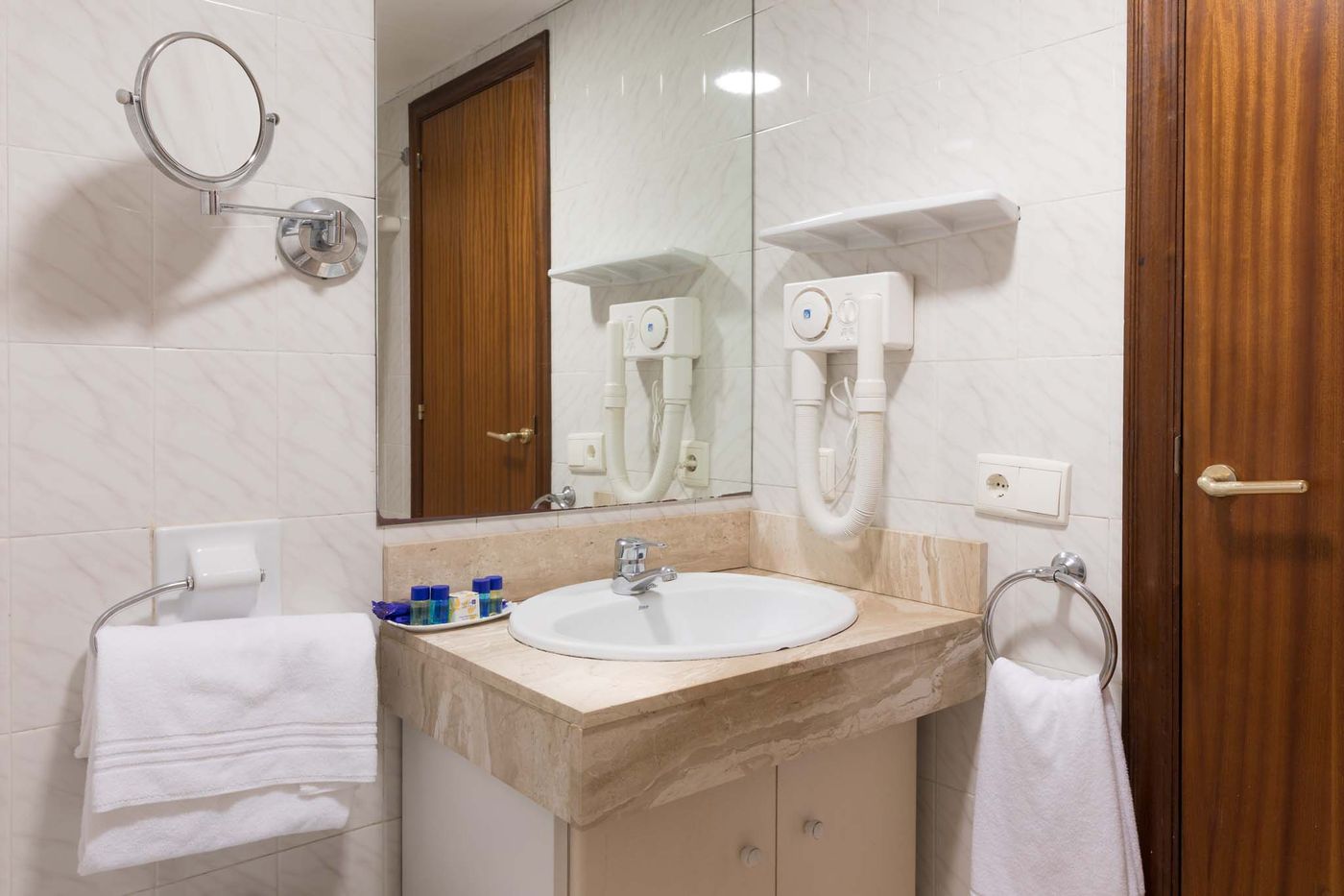 htop-Royal-Sun-Room-17