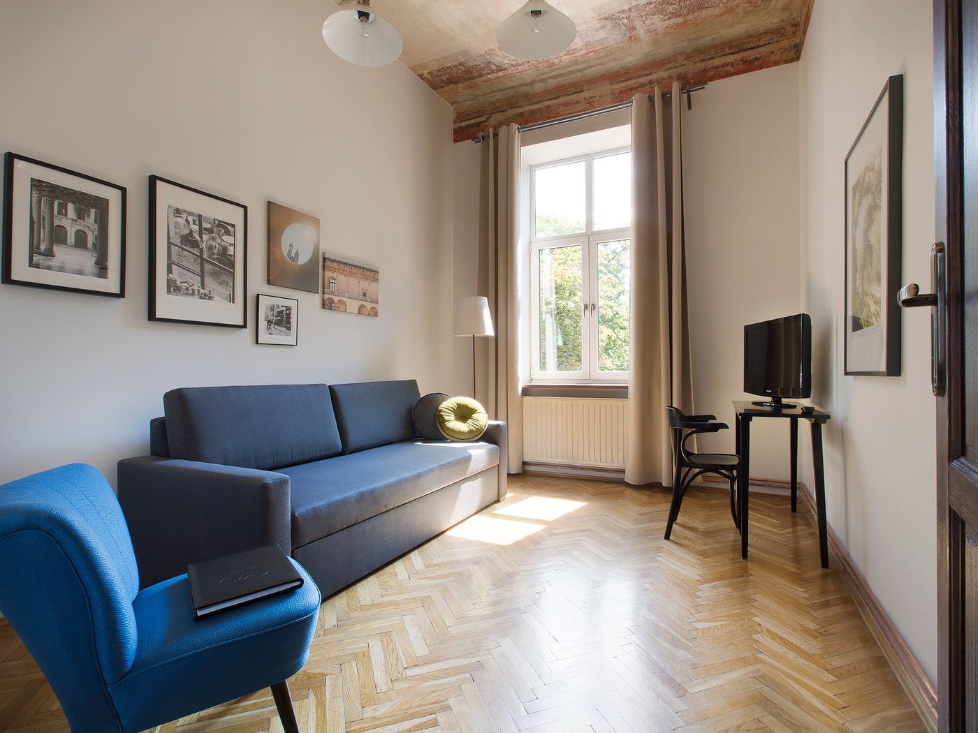 Antique-Apartments-Old-Town-Room-29