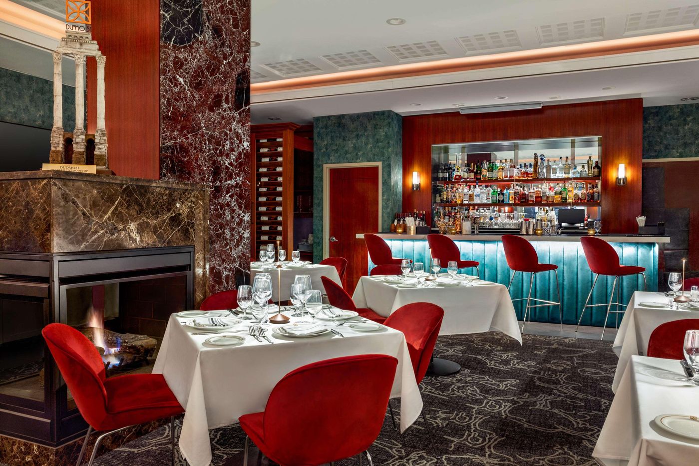 DoubleTree-by-Hilton-New-York-Midtown-Fifth-Avenue-Bar-7