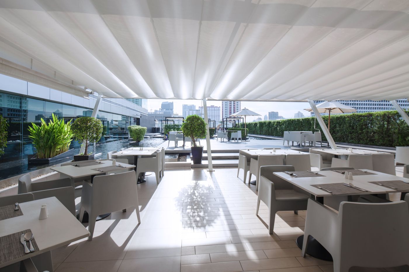 Centara-Watergate-Pavilion-Hotel-Bangkok-Restaurant-2