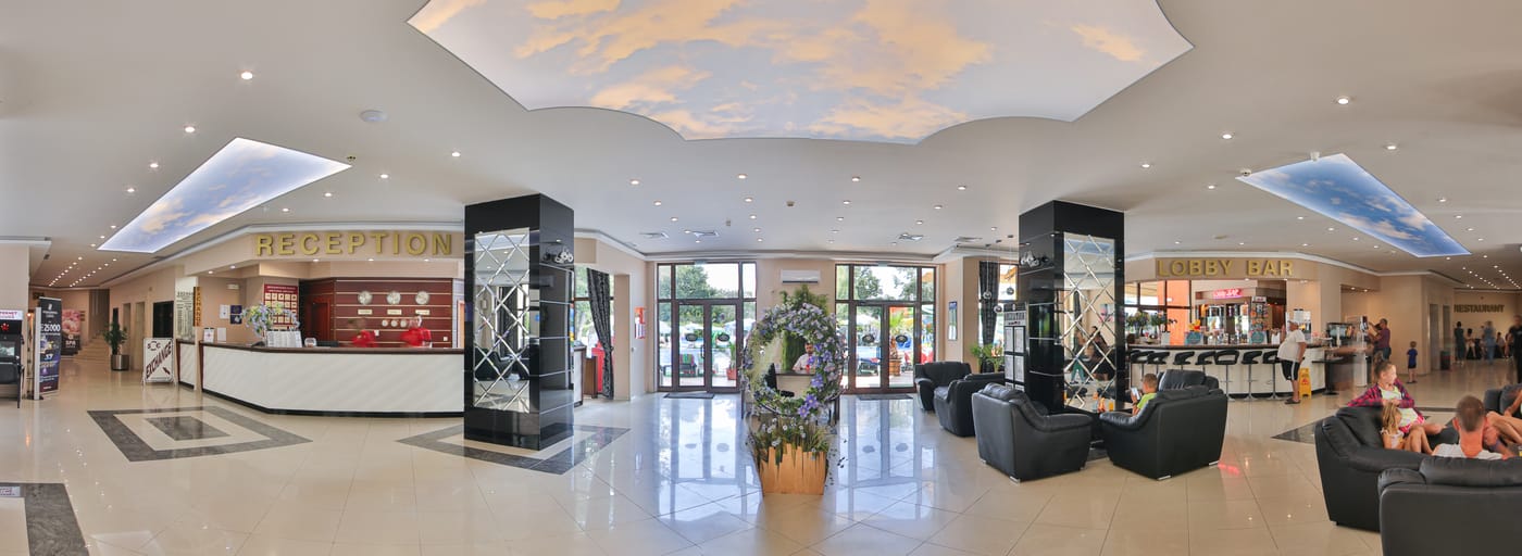 Prestige-Hotel---Aquapark-Lobby-53