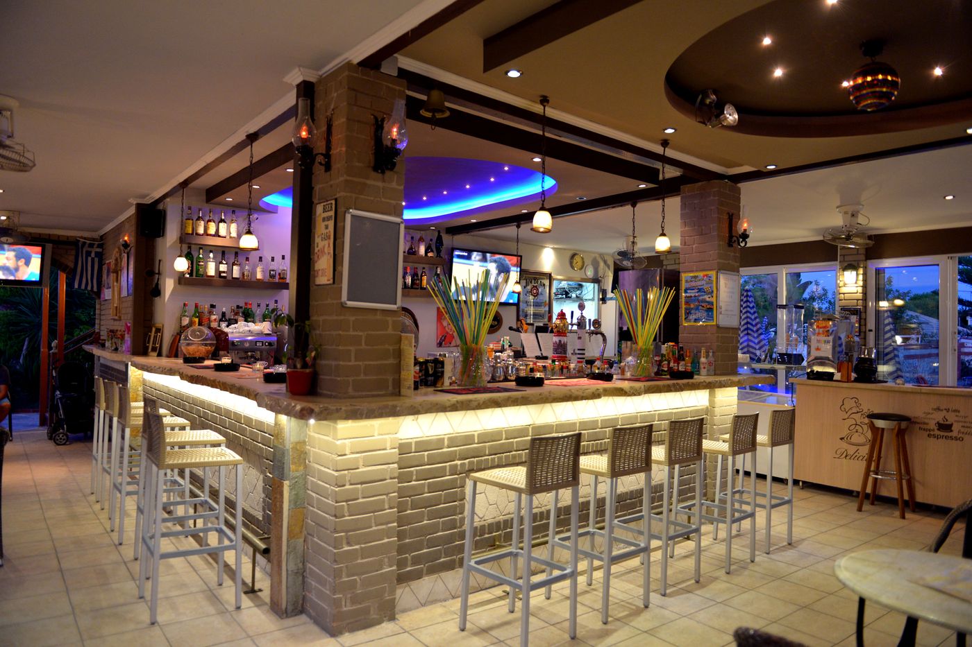 Planos-Beach-Aparthotel-Bar-37