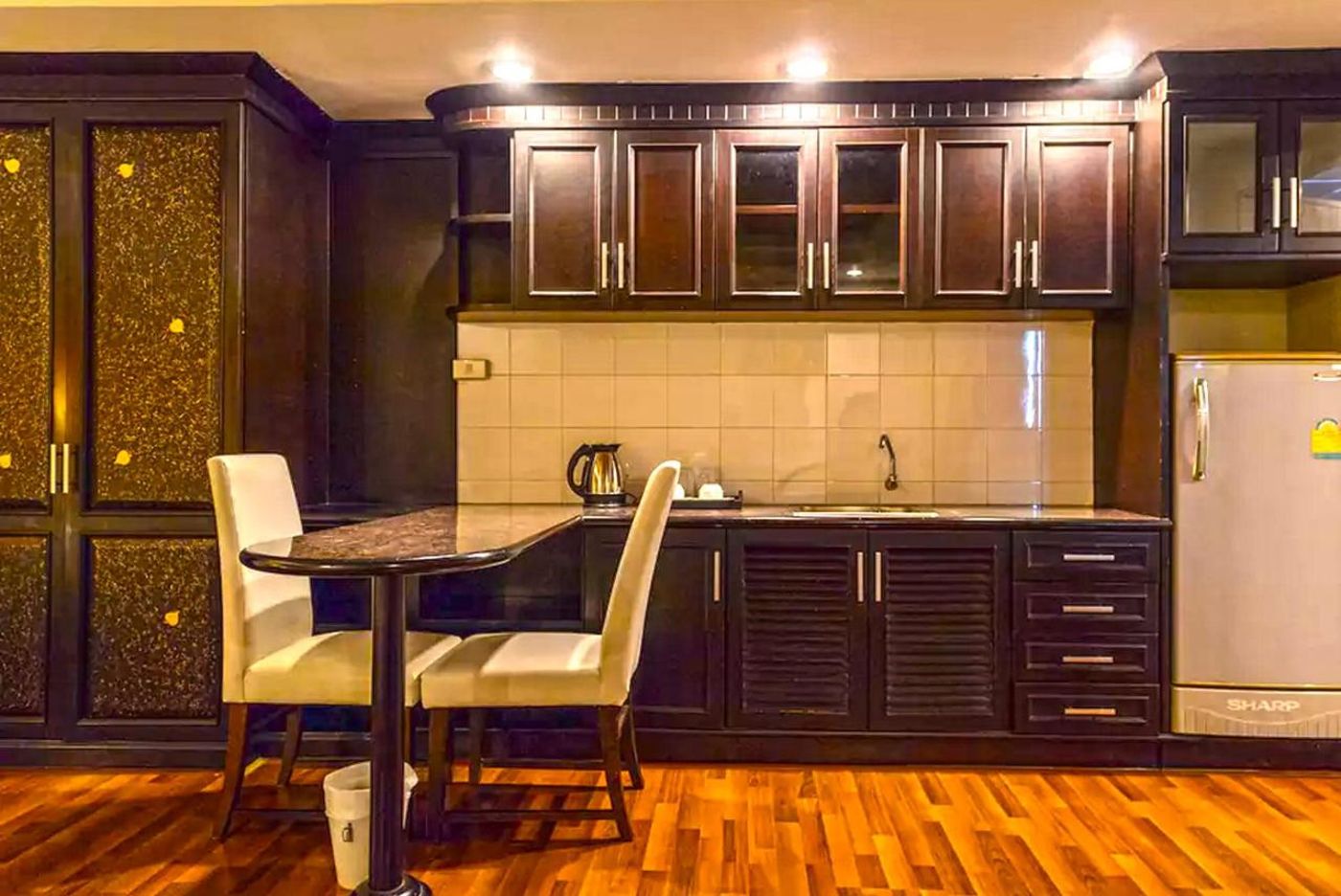 Heritage-Hotels-Sathorn-Room-8