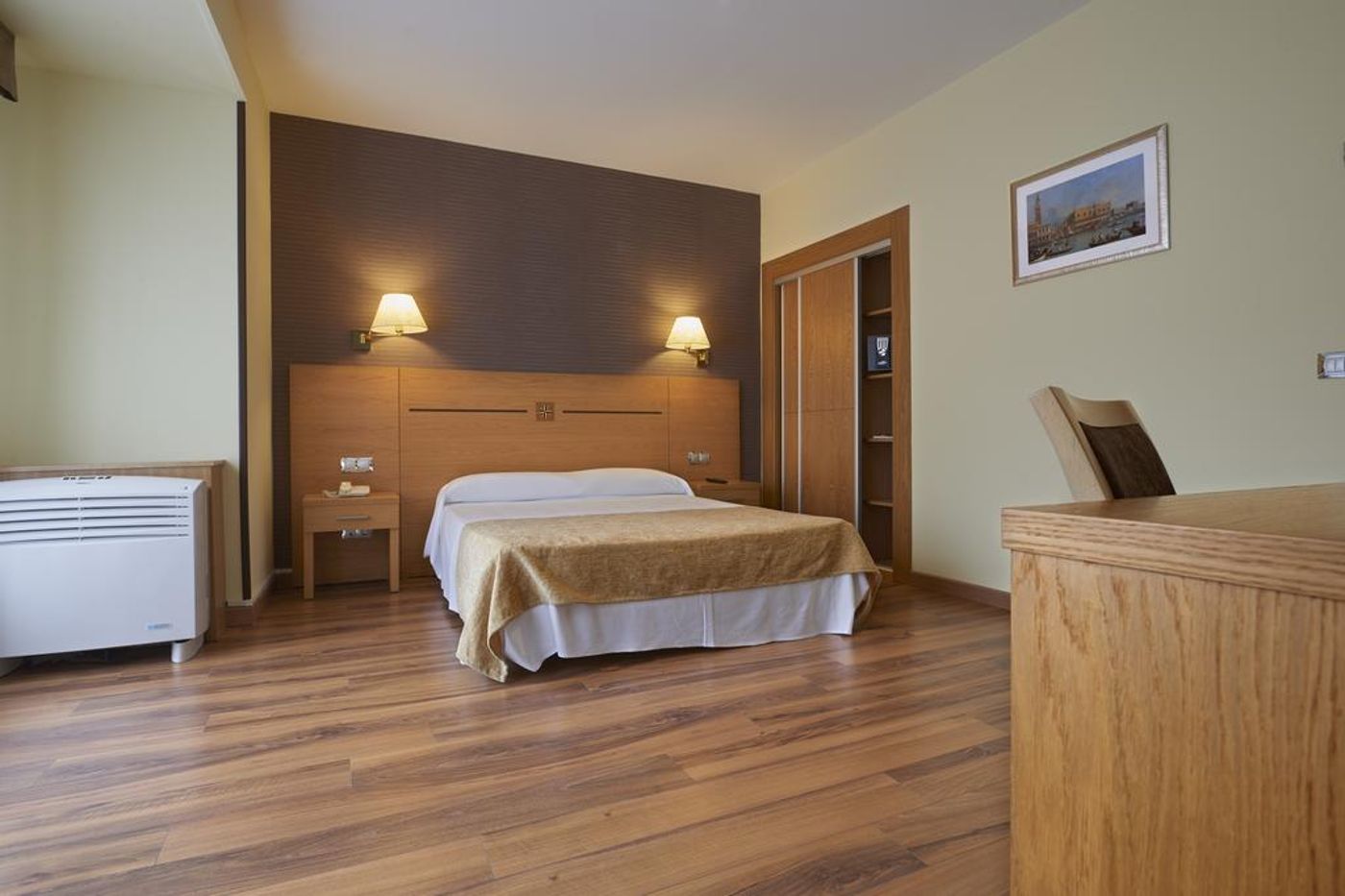Hotel La Serrana-Spain-AVILES-Room-8