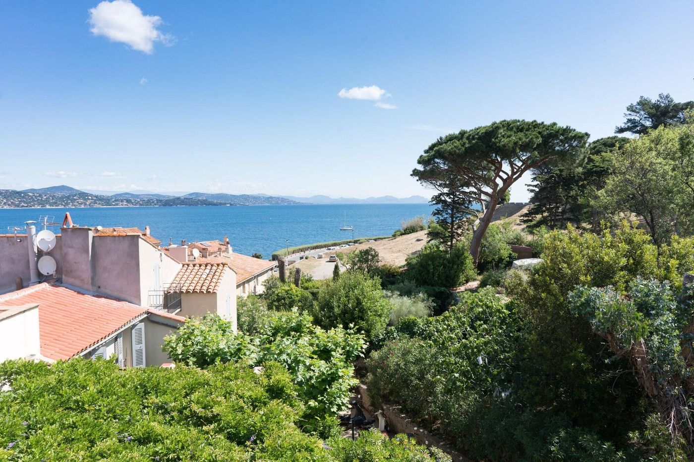 Hotel-Restaurant-Le-Yaca-Room-103