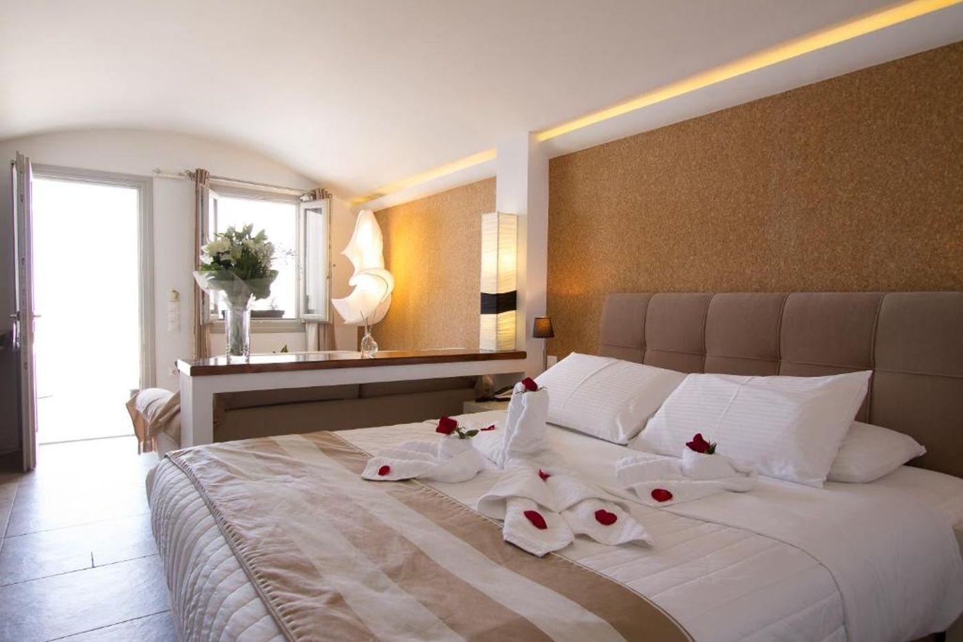 Galaxy-Suites-Room-9