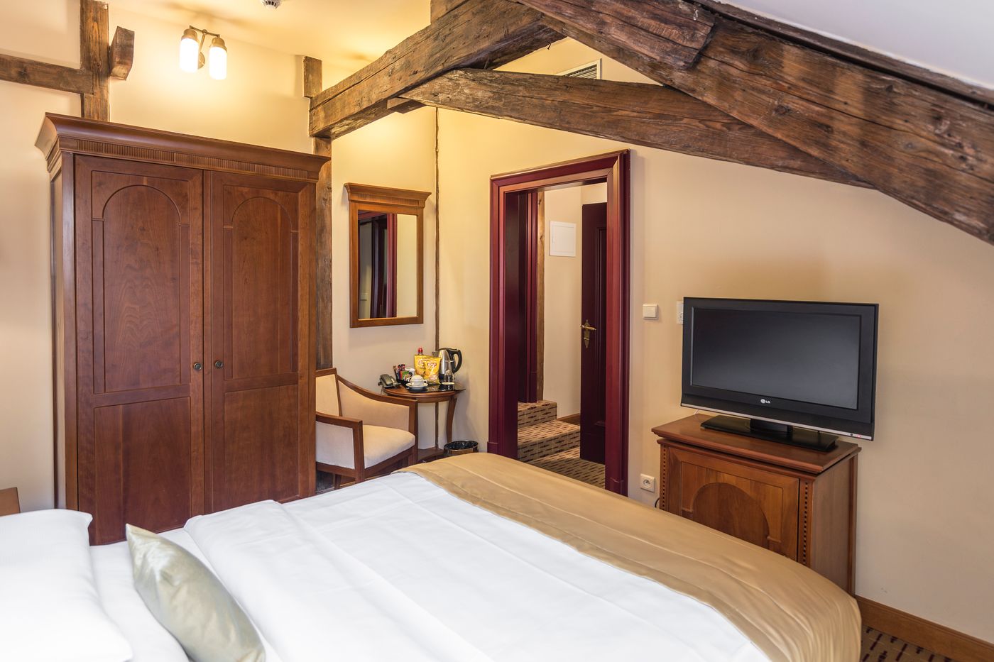 Majestic-Plaza-Hotel-Prague-Room-7