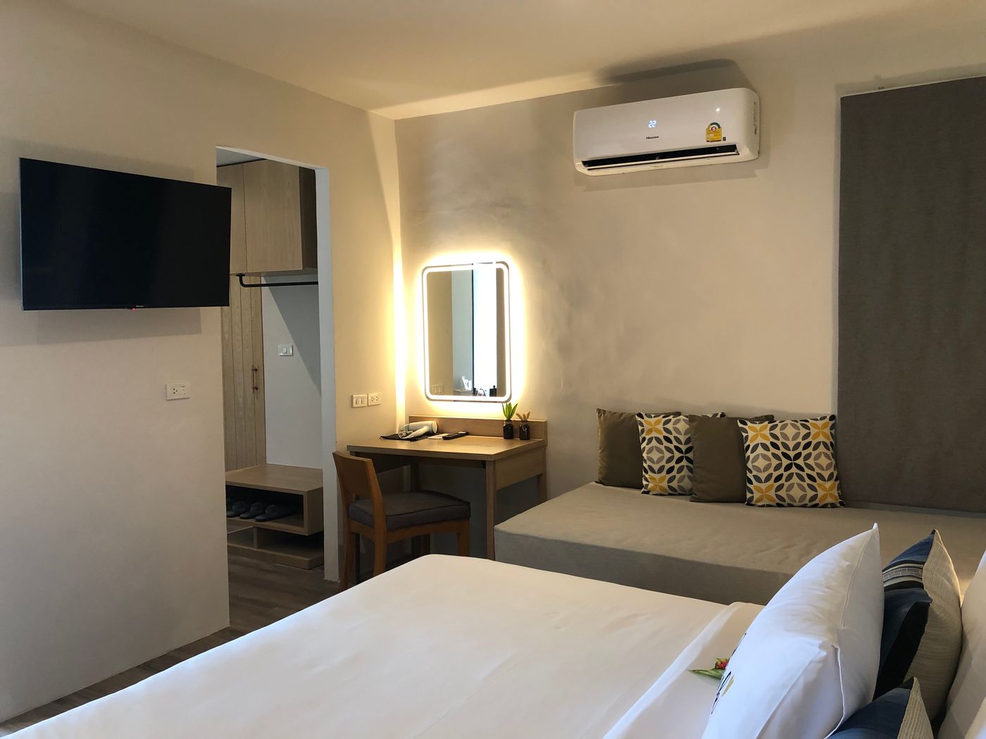 Punnpreeda-Beach-Resort-Room-35