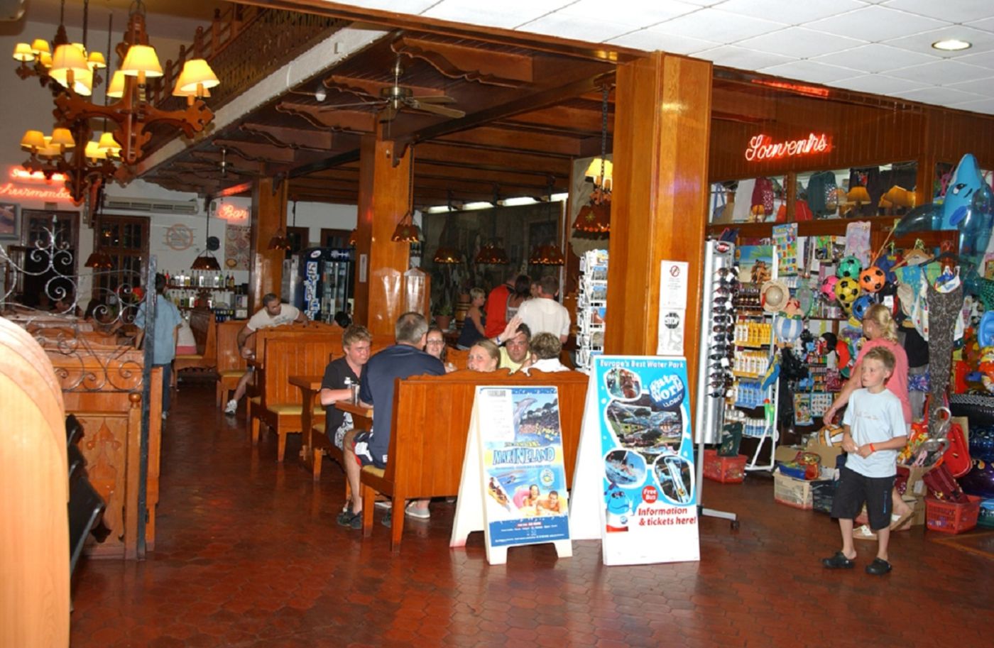 Santa-Susanna-Resort-Restaurant-32