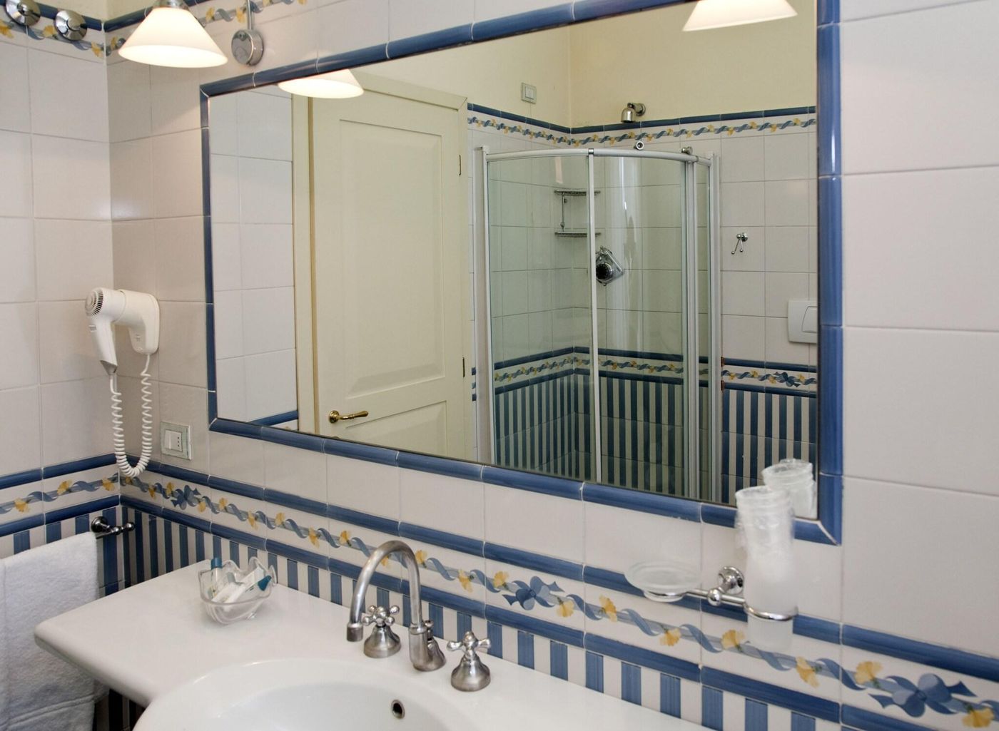 Italia-Hotel-Room-22