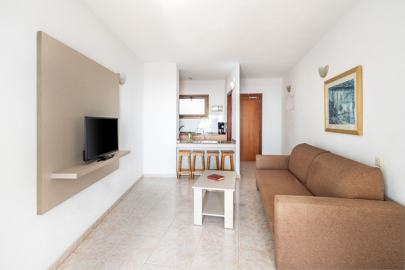 Guinea-Apartments-Room-20