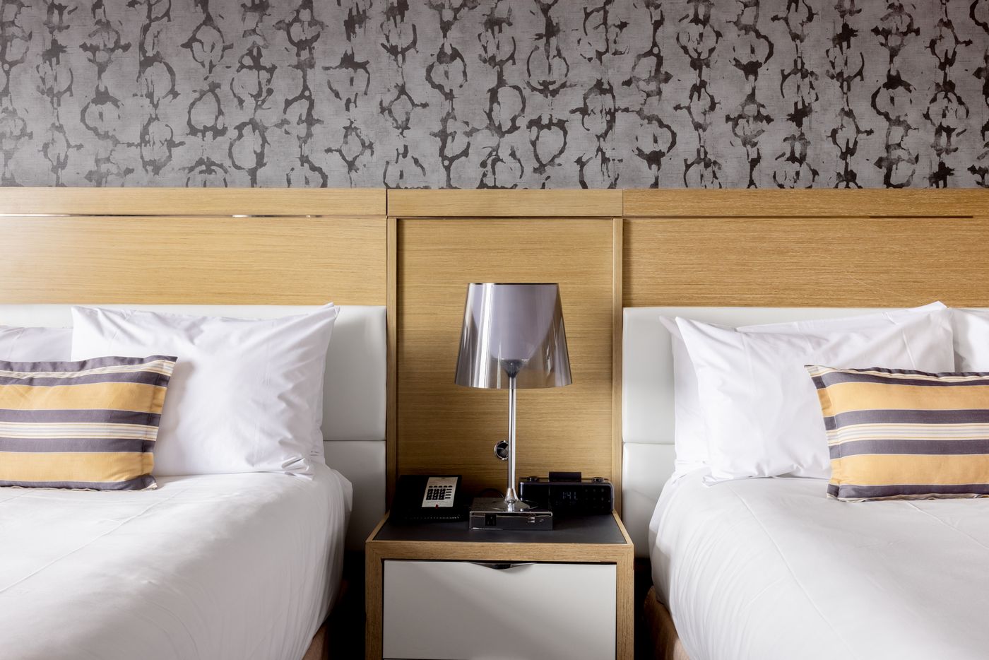 Executive-Plaza-Hotel-Conference-Centre-Coquitlam-BC-Room-6