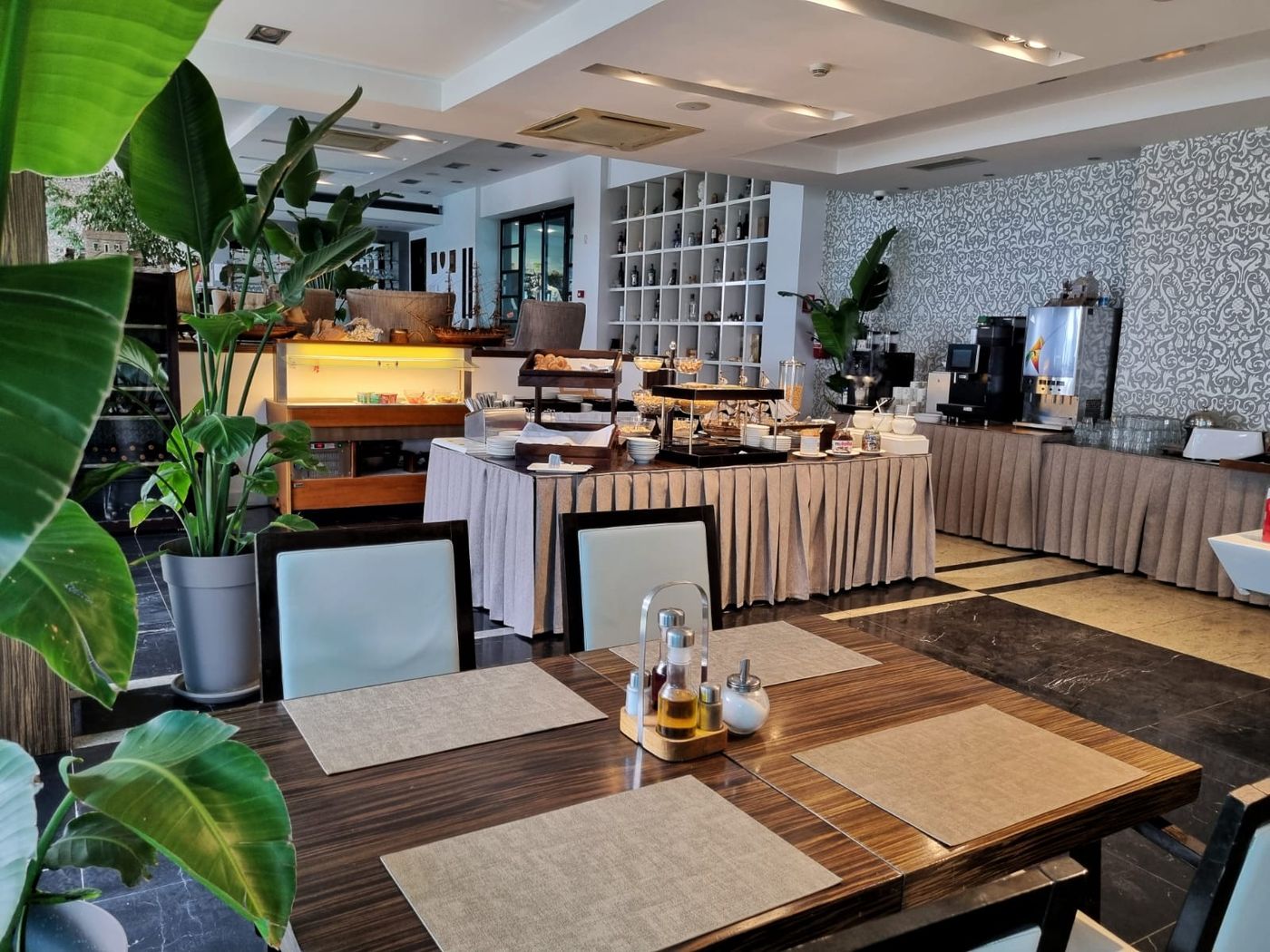 Gala-Split-Restaurant-27