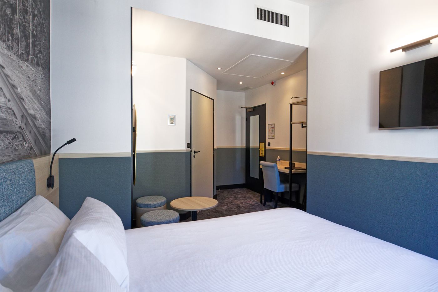 Appia-La-Fayette-Room-16