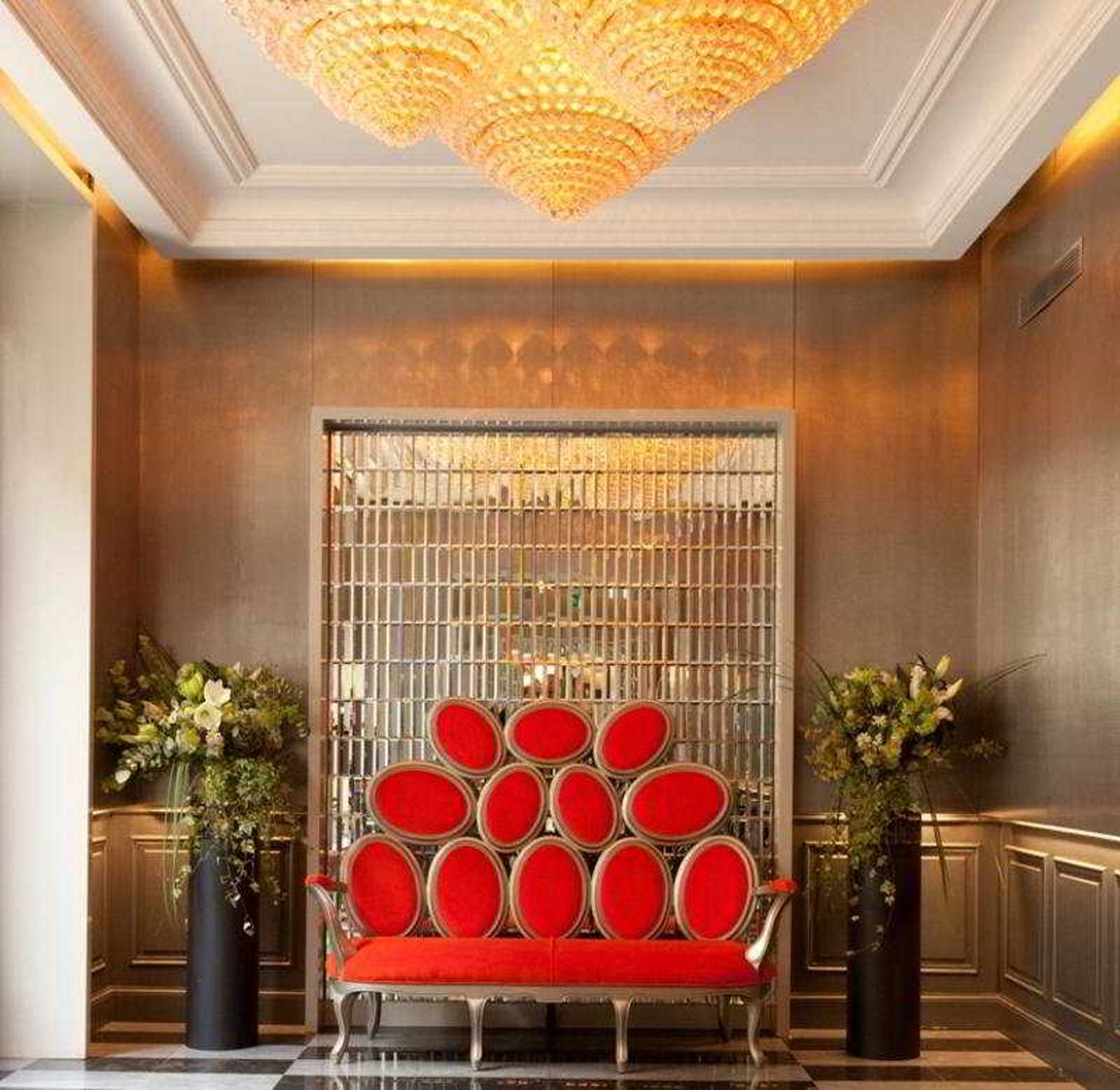 Hotel-Lumen-Paris-Louvre-Lobby-7