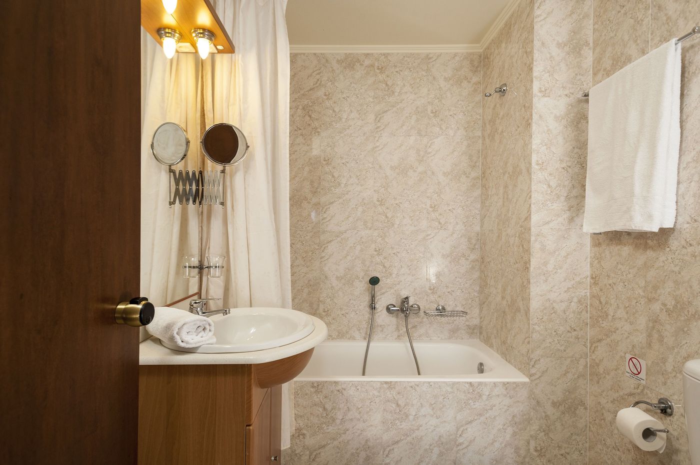 Adelais-Hotel-Room-29