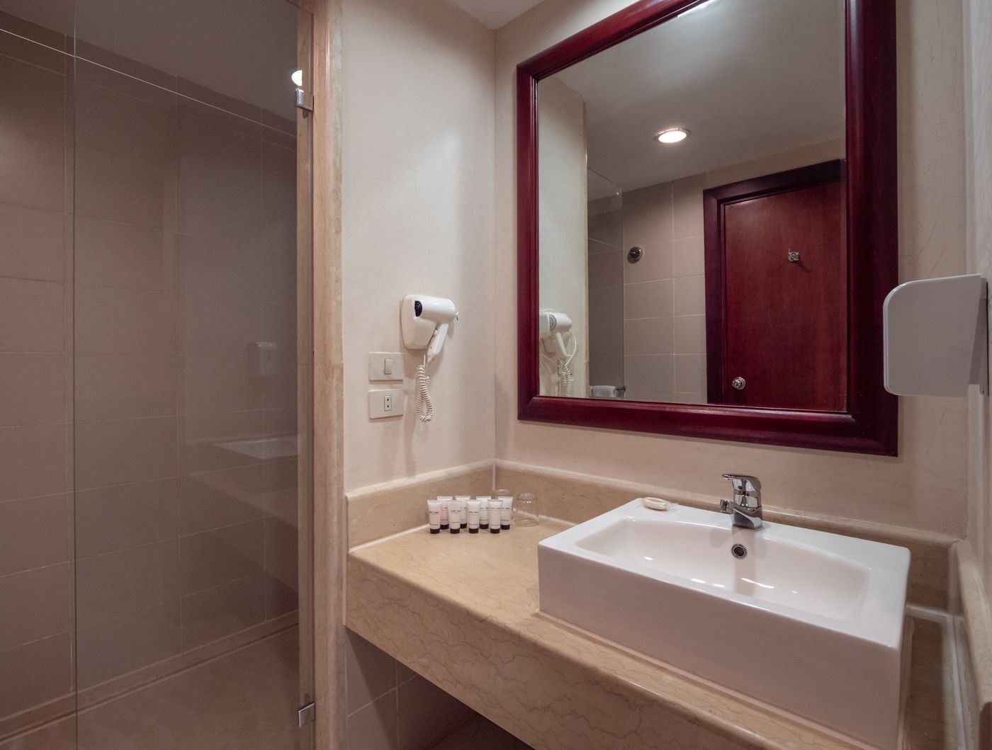 Serenity-Alma-ex--Serenity-Fun-City-Room-35