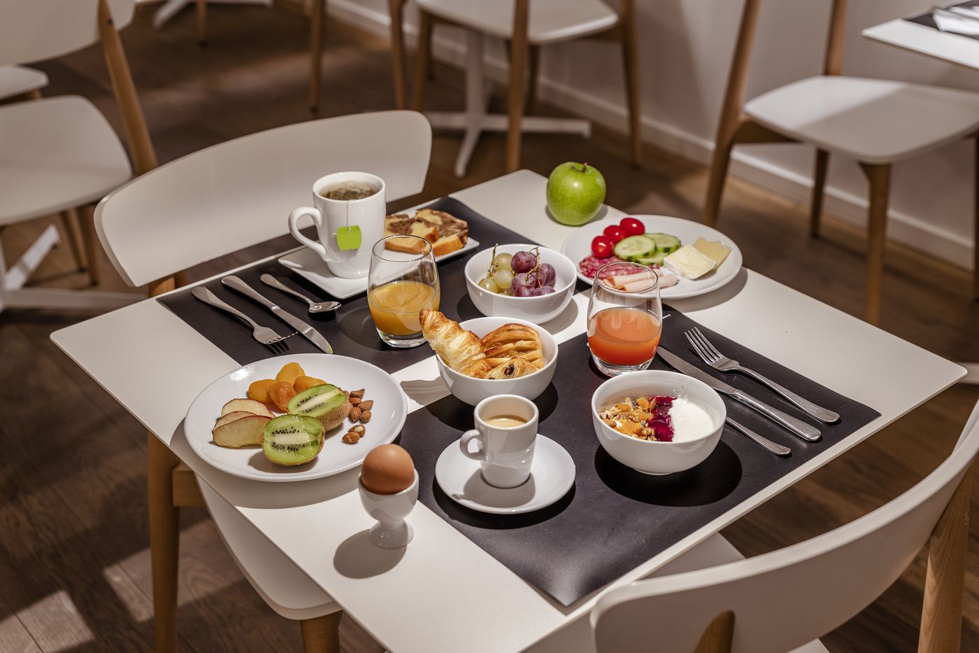 9hotel-Republique-Restaurant-45