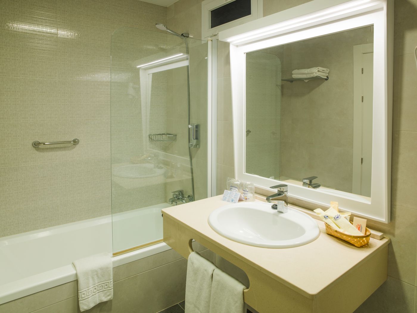 Monarque-Torreblanca-Room-29