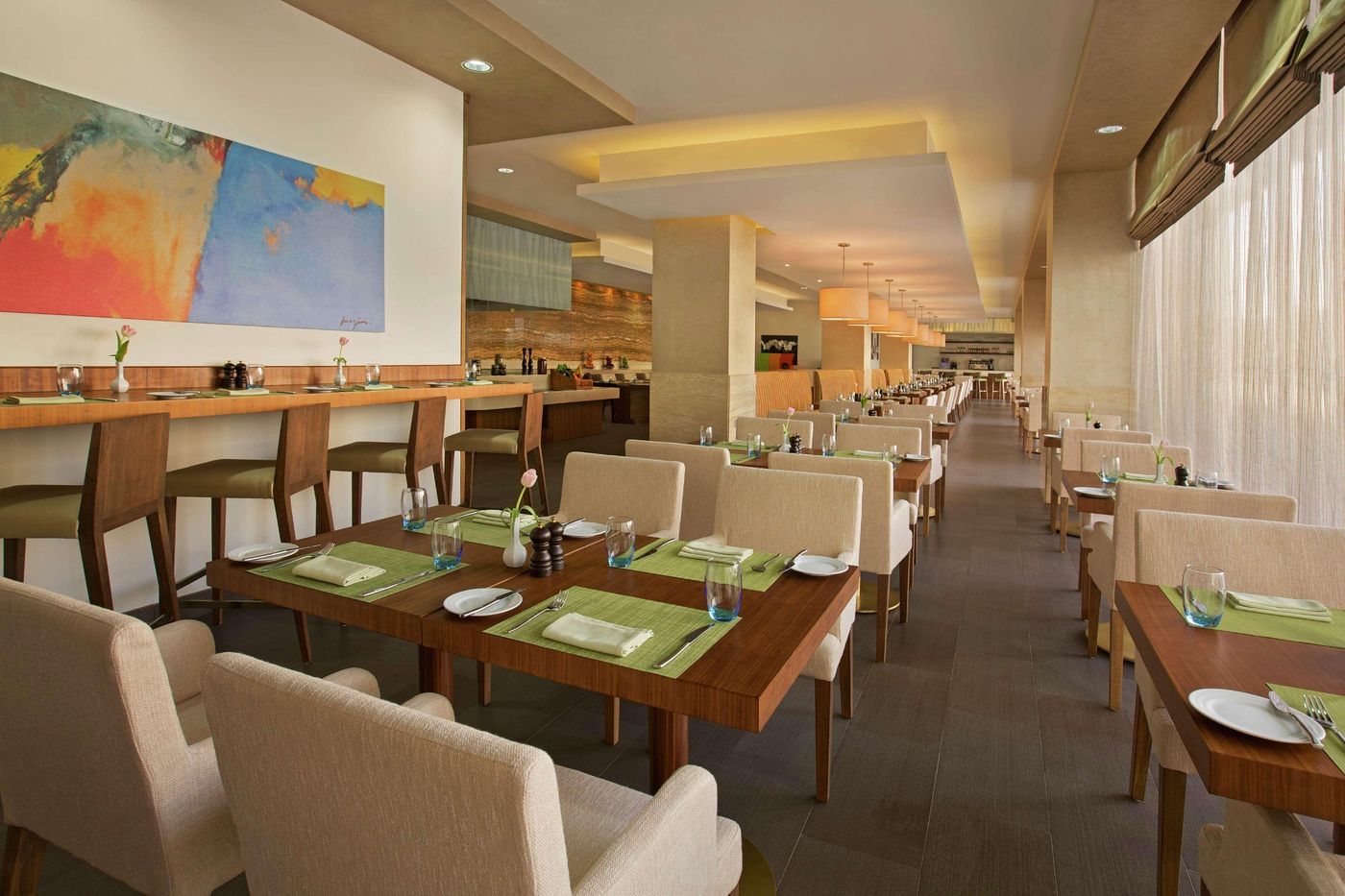 DoubleTree-by-Hilton-Hotel---Residences-Dubai-Restaurant-25