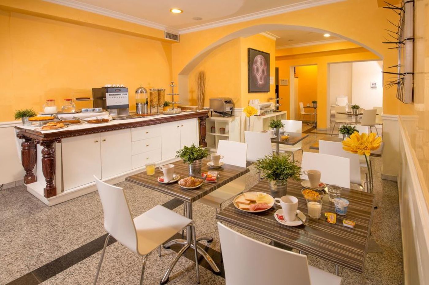 Nizza-Italy-ROME-Restaurant-10