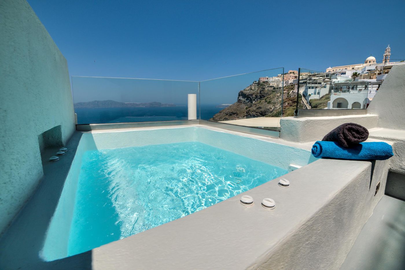 Santorini-Royal-Suites-Room-23
