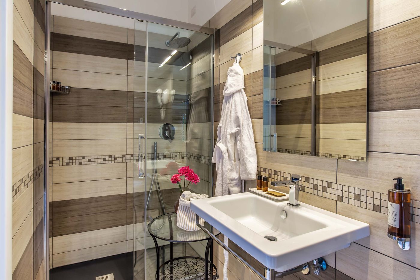 Rome-Central-Rooms-Room-12