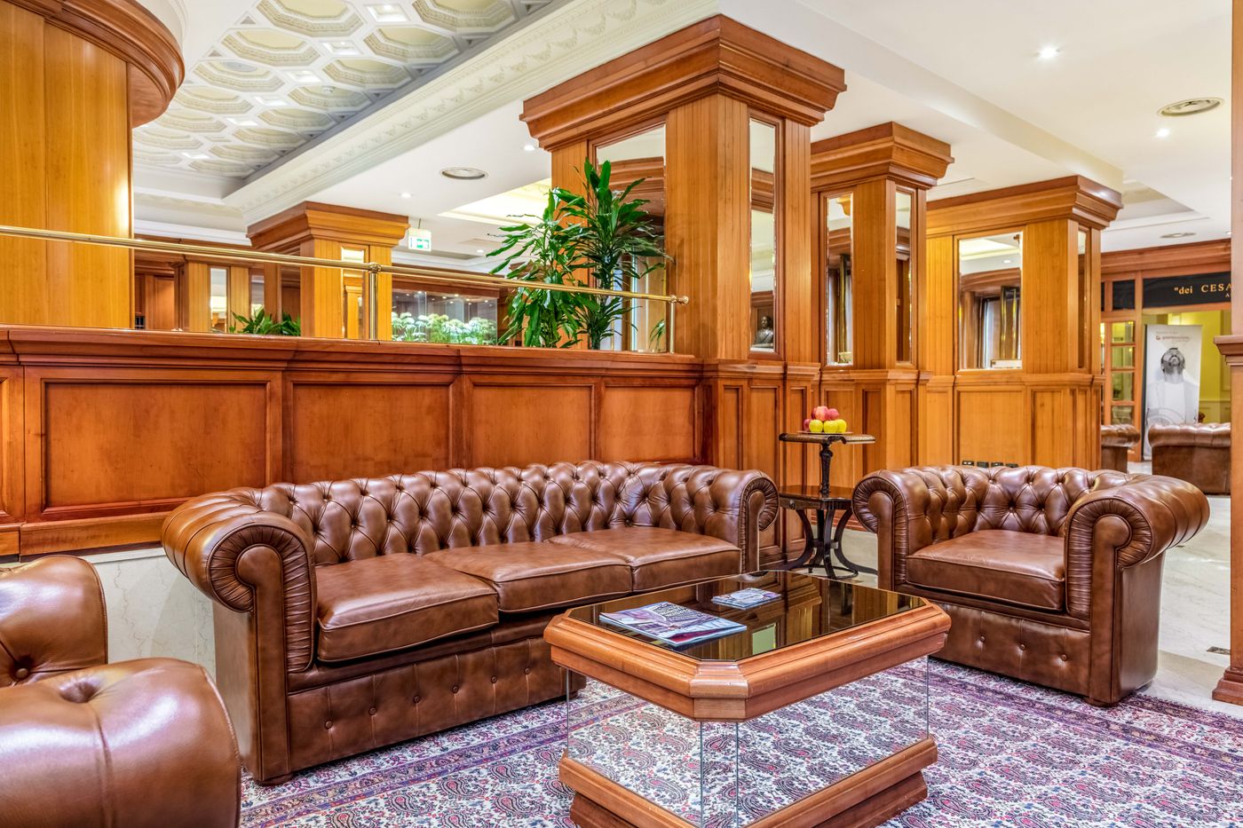 Radisson-Blu-Ghr-Hotel-Rome-Lobby-11