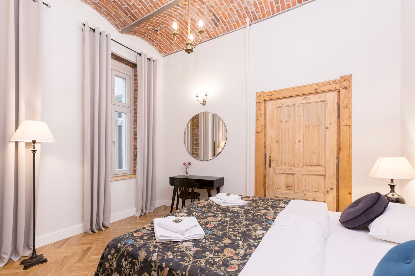 Antique-Apartments-Plac-Szczepanski-Room-29