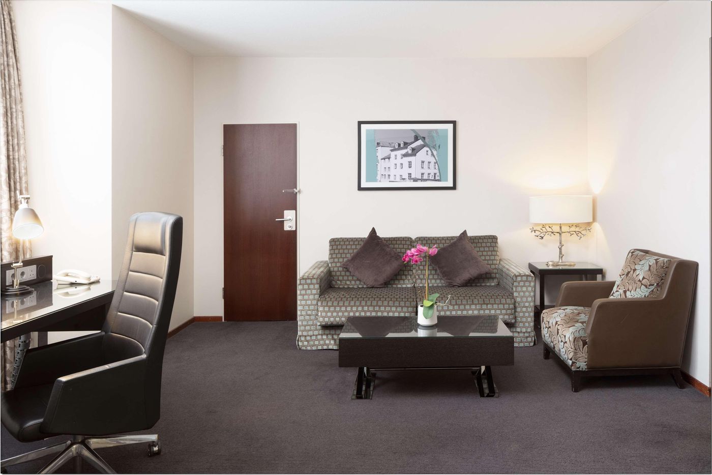 Doubletree-By-Hilton-Luxembourg-Room-29