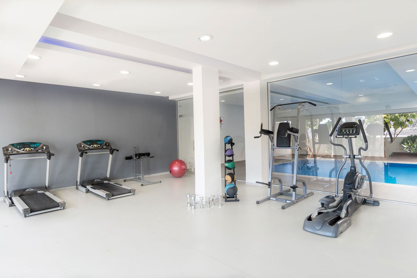 Royal-Blue-Hotel---Spa-Paphos-Sports-and-Entertainment-27