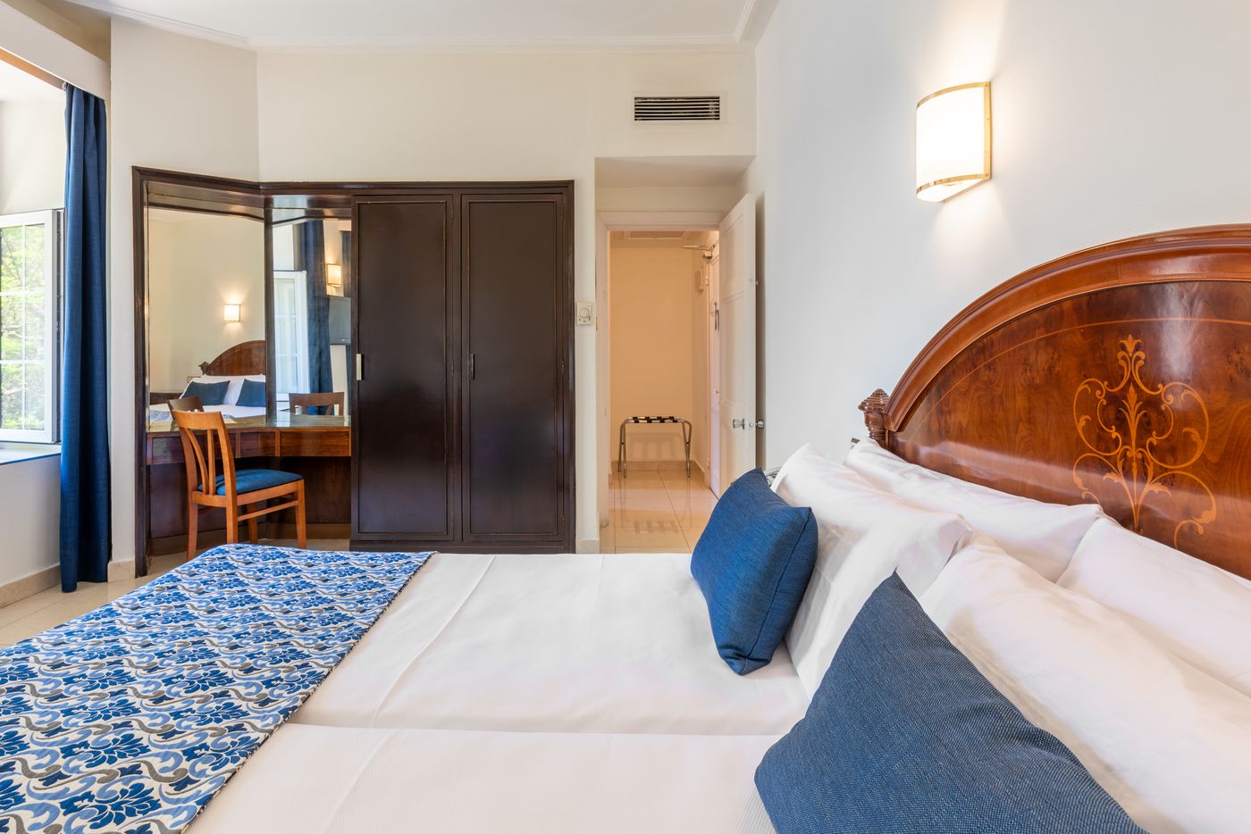 Hoteles-Globales-Reina-Cristina-Room-18