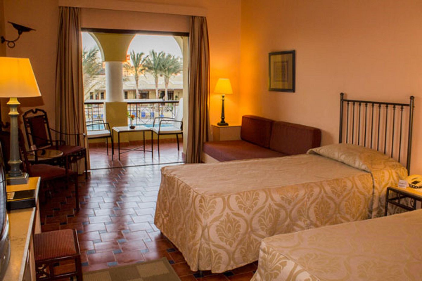 Sol-y-Mar-Makadi-Sun-Room-10