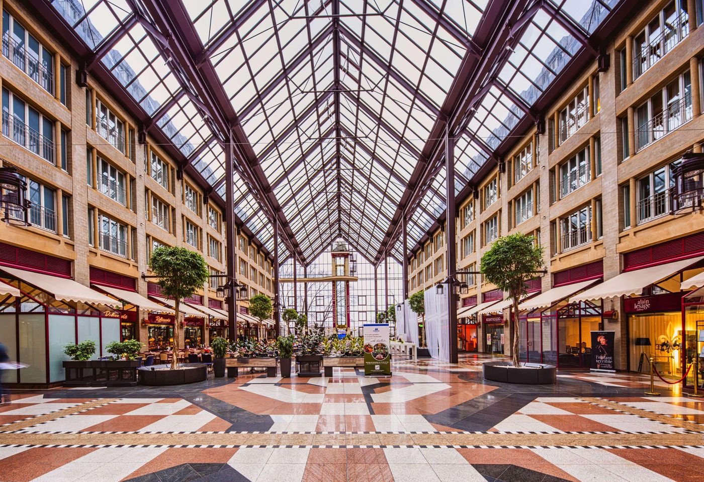 Maritim-Hotel-Cologne-Lobby-53