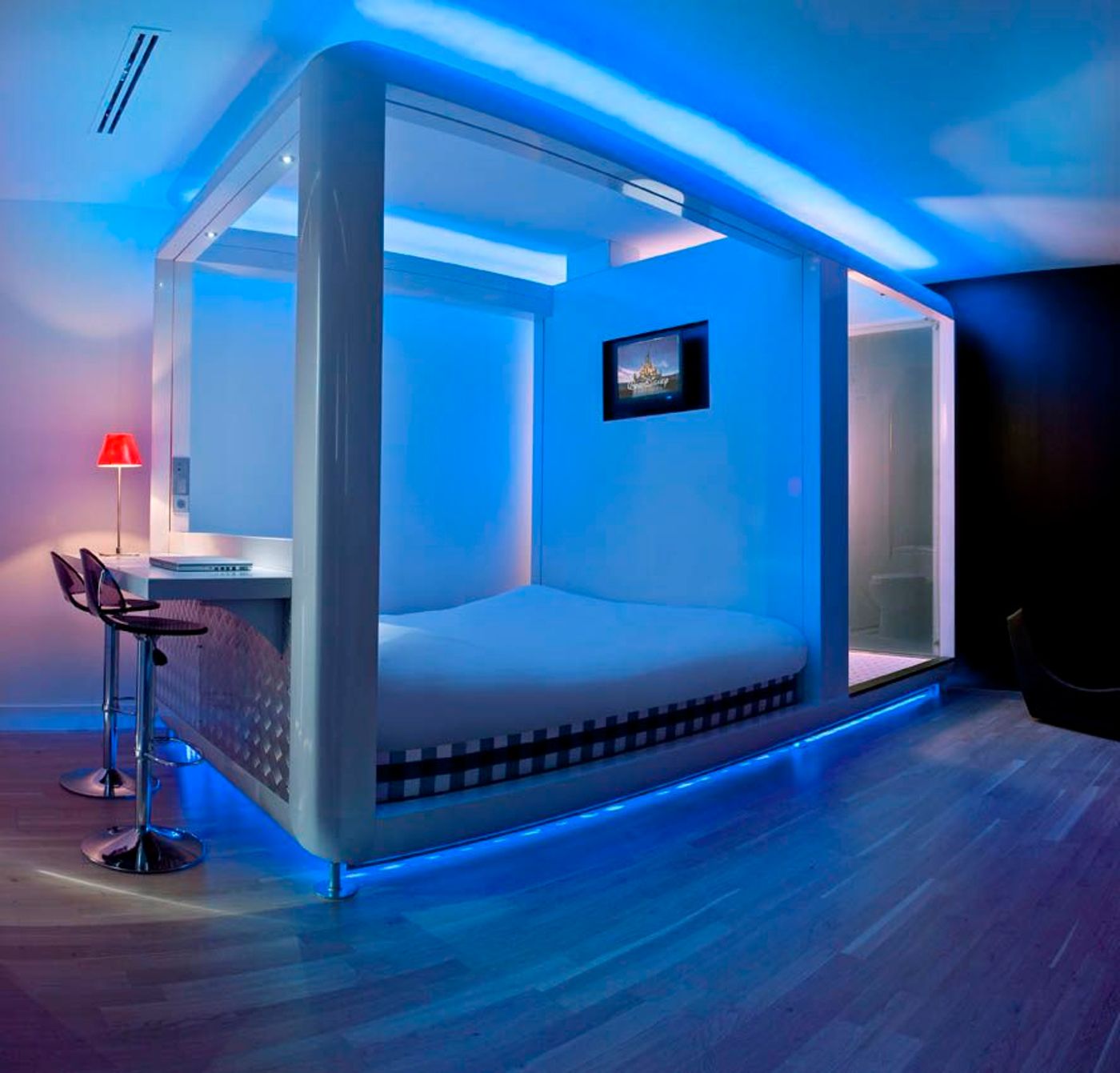 Qbic-Hotel-Amsterdam-Wtc-Room-22