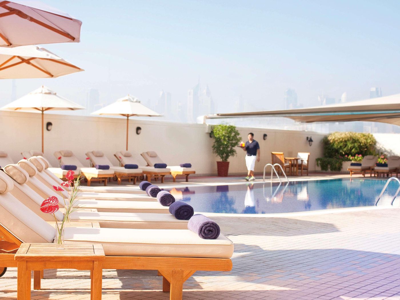 Movenpick-Bur-Dubai-Pool-2
