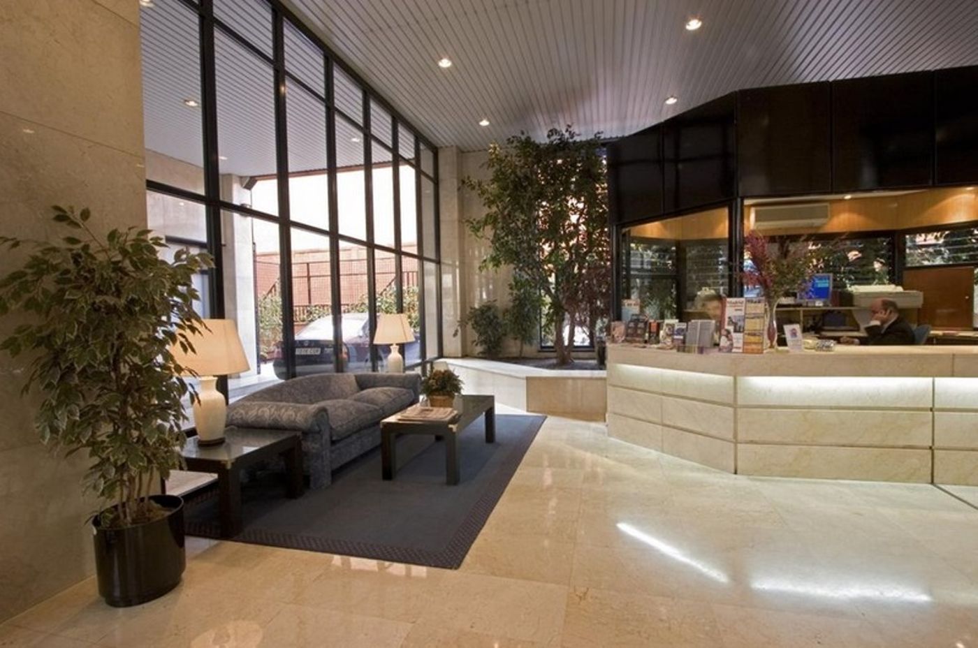 Espahotel-Plaza-Basilica-Lobby-9