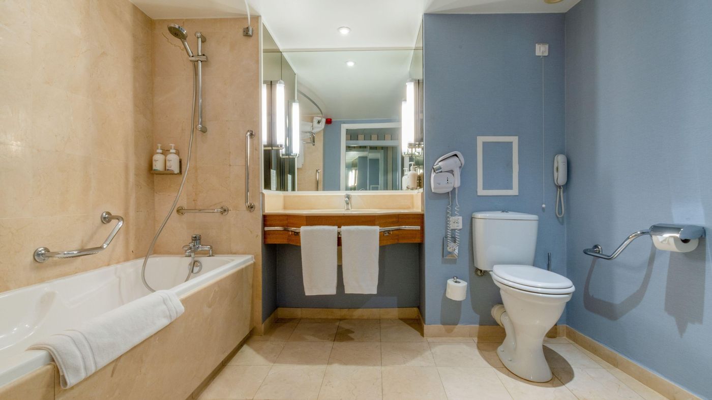 Holiday-Inn-Resort-Nice-Port-St--Laurent-Room-39