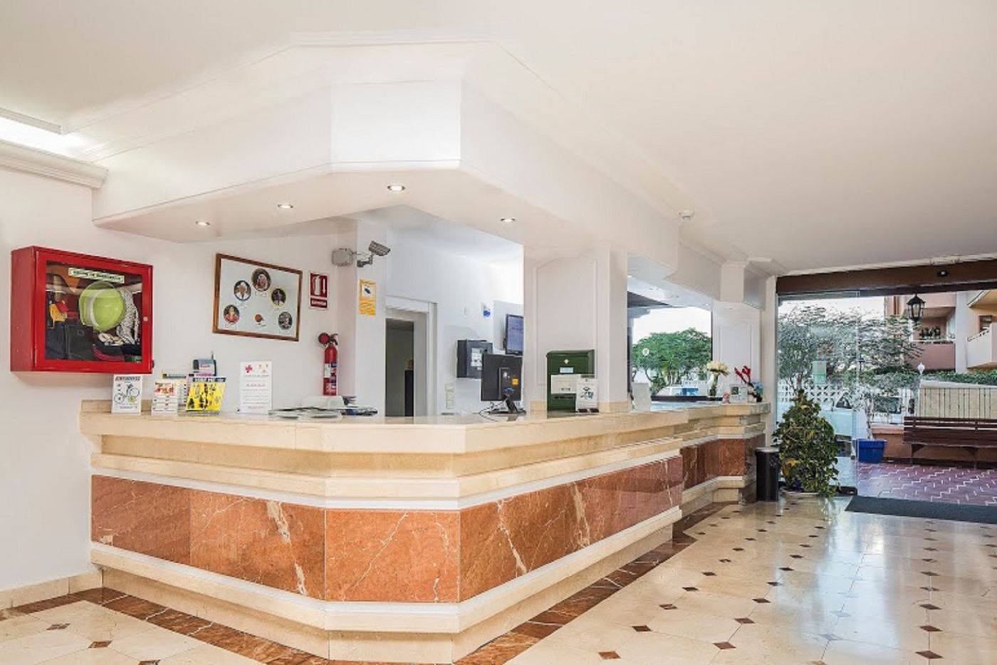 Coral-Los-Alisios-Lobby-59