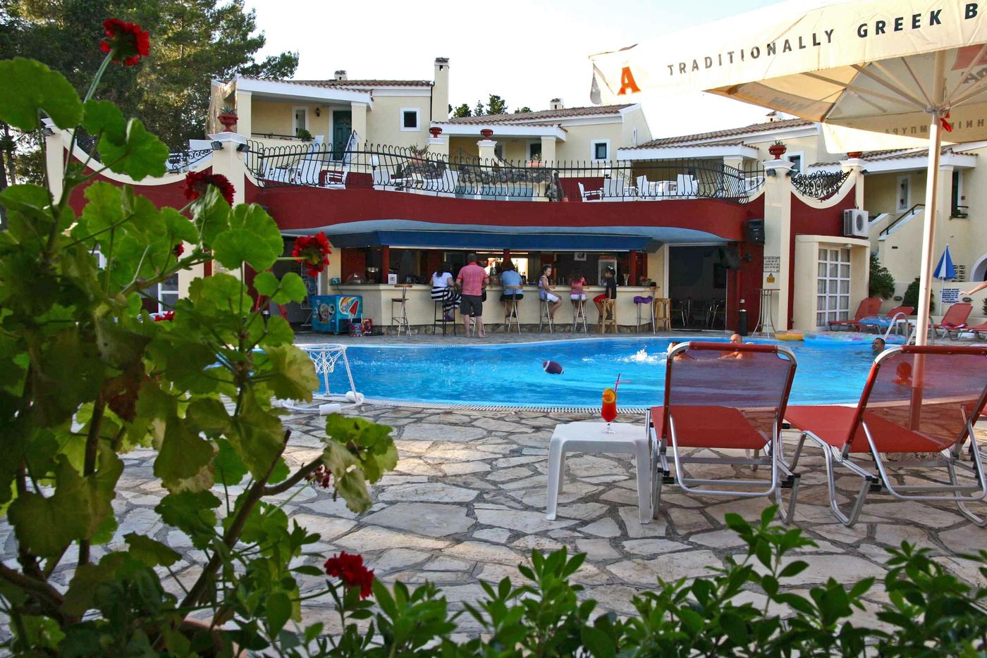 Mediterranean-Blue-Pool-2