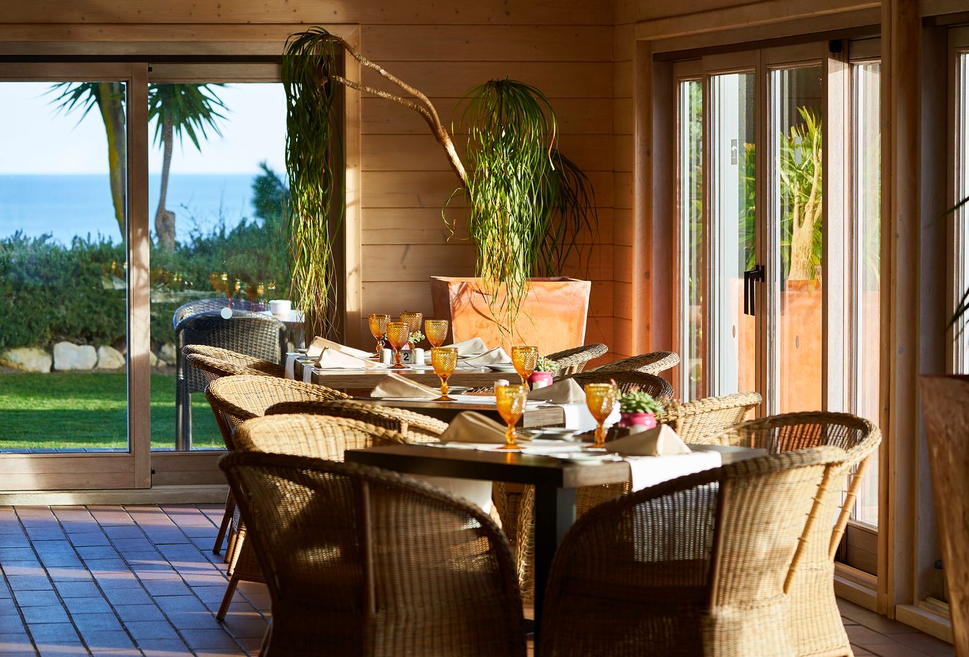 Porto-Bay-Falesia-Restaurant-53