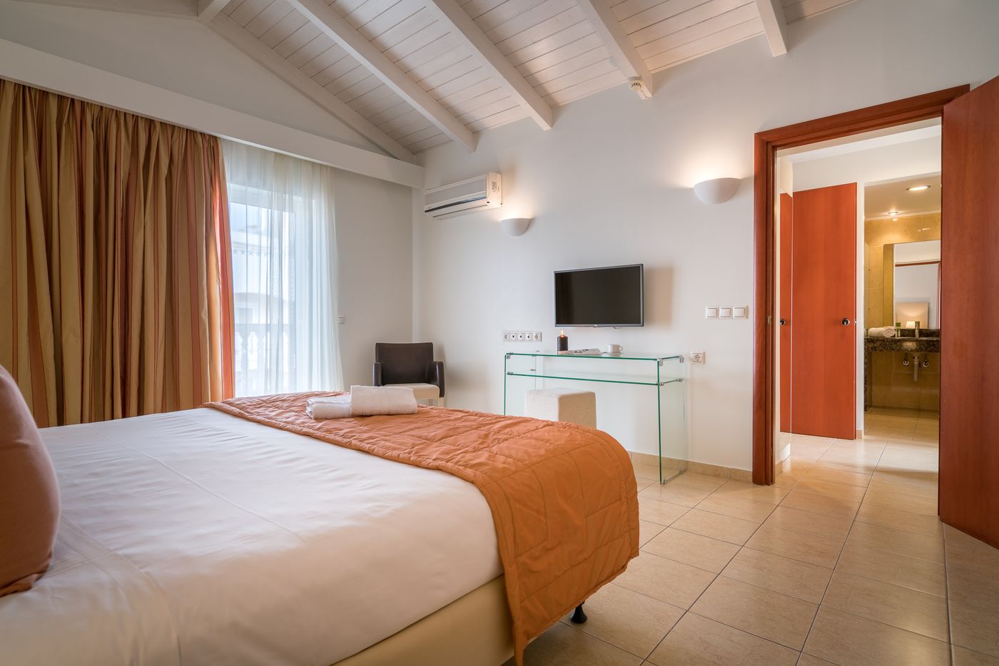 Galaxy-Beach-Resort-Room-20