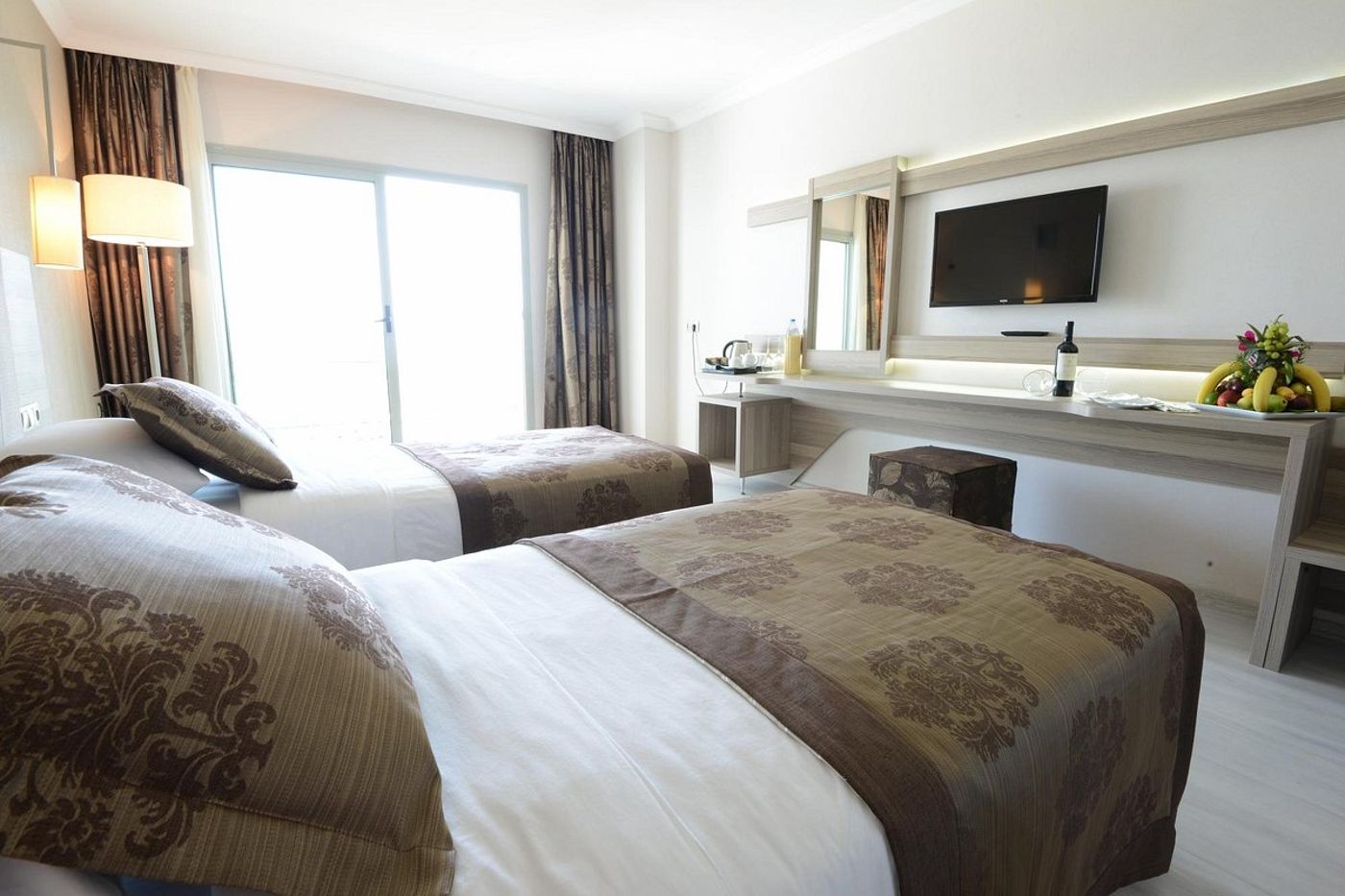 Green-Nature-Diamond-Hotel-Room-27