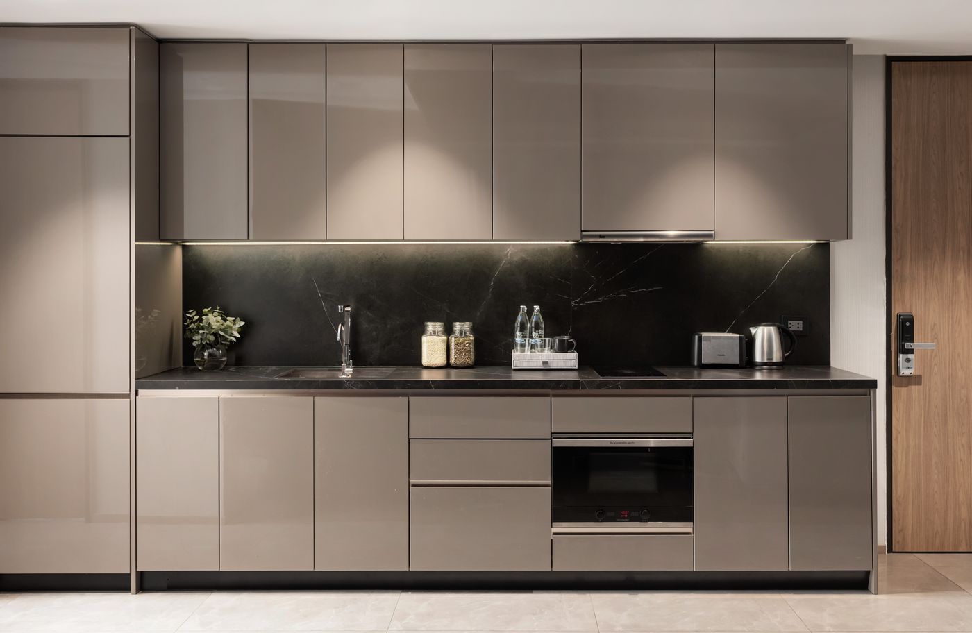 Walton-Suites-Sukhumvit-Room-48