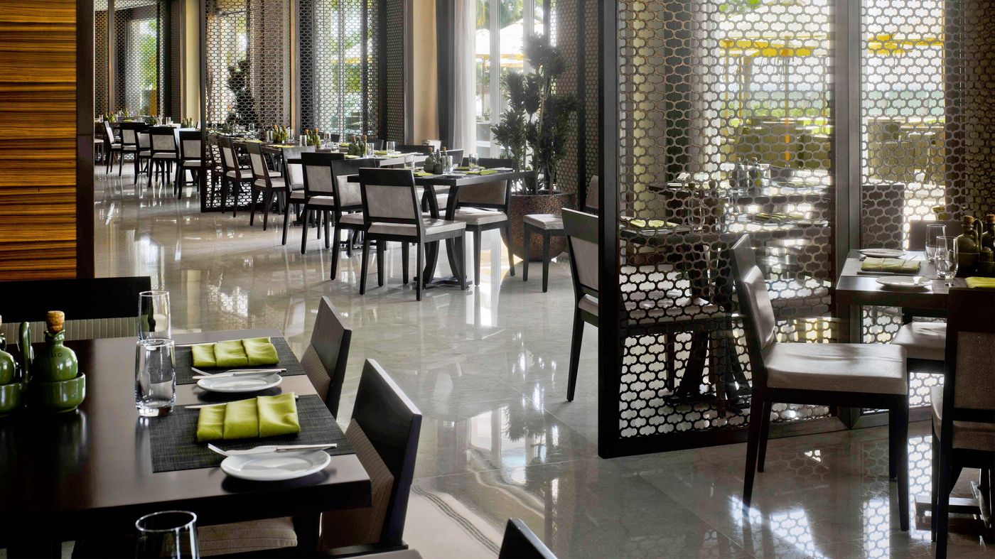 Crowne-Plaza-Dubai-Festival-City-Hotel-Restaurant-30