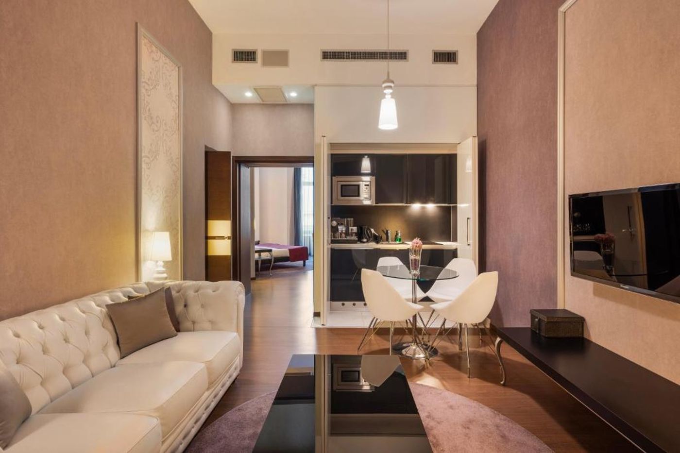 Ikonik-Parlament-Room-5