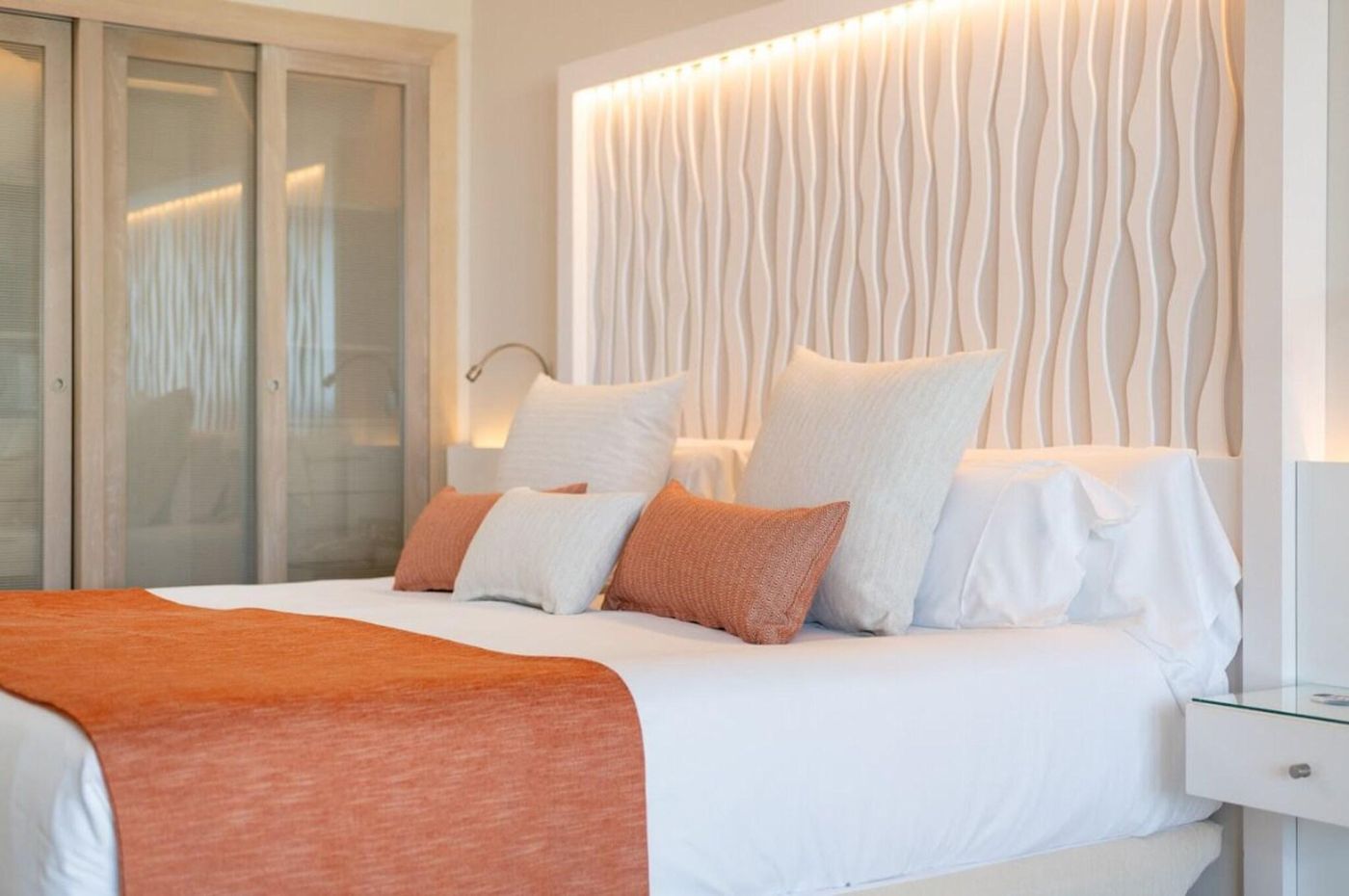 Am----re-Marbella-Beach-Hotel-Room-37